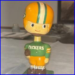 1960's GREEN BAY PACKERS VINTAGE BOY SQUARE BASE NODDER BOBBLEHEAD 1960's GREEN BAY PACKERS VINTAGE BOY SQUARE BASE NODDER BOBBLEHEAD