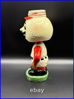 1963 Vintage Cincinnati Reds Round Green Base Nodder