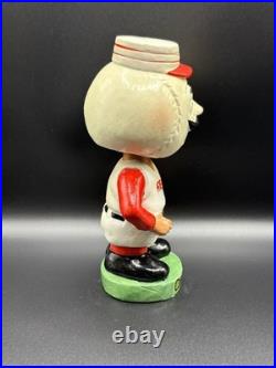 1963 Vintage Cincinnati Reds Round Green Base Nodder