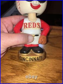 Cincinnati Reds 1960s Vintage Round Base Nodder Bobblehead mint condition