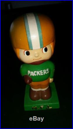 GREEN BAY PACKERS VINTAGE 1960S NFL FOOTBALL NODDER BOBBLEHEAD SQUARE BASE GREEN BAY PACKERS VINTAGE 1960S NFL FOOTBALL NODDER BOBBLEHEAD SQUARE BASE