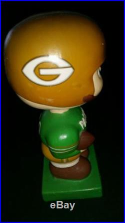 GREEN BAY PACKERS VINTAGE 1960S NFL FOOTBALL NODDER BOBBLEHEAD SQUARE BASE GREEN BAY PACKERS VINTAGE 1960S NFL FOOTBALL NODDER BOBBLEHEAD SQUARE BASE
