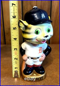 HTF Vintage 1960's Detroit Tigers Baseball Bobble Head Nodder with Gold Base HTF Vintage 1960's Detroit Tigers Baseball Bobble Head Nodder with Gold Base