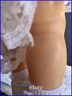 Live Lucy Ideal Vintage Doll Sleepy Eyed Bobble Head FL20-E-H33 White Dress