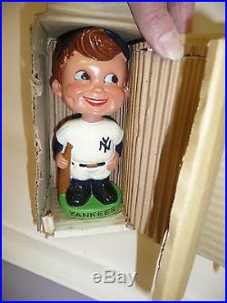 NRFB 1962 NY New York Yankees green Nodder Bobblehead Vintage Baseball Mlb Bobbl