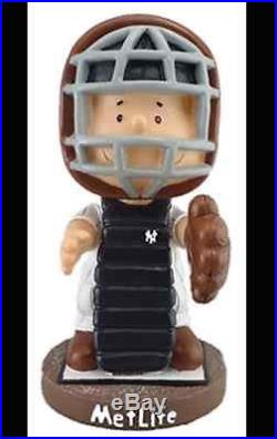 New York Yankees Peanuts Bobblehead Night Statue Figurine SGA 2015 PRESALE 9-9 New York Yankees Peanuts Bobblehead Night Statue Figurine SGA 2015 PRESALE 9-9