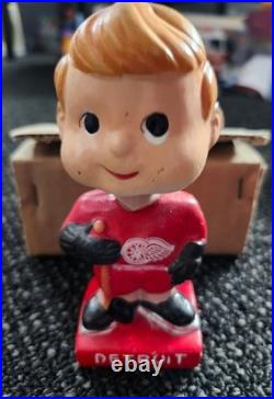 RARE Vintage Early 1960s Detroit Red Wings Mini Nodder Bobble Head with box