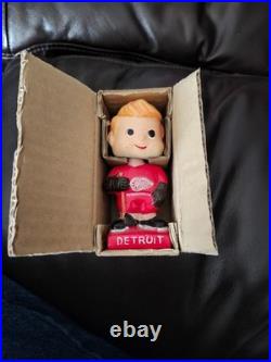 RARE Vintage Early 1960s Detroit Red Wings Mini Nodder Bobble Head with box