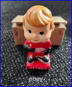 RARE Vintage Early 1960s Detroit Red Wings Mini Nodder Bobble Head with box