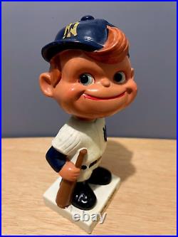 Rare! Vintage 1960's NEW YORK YANKEES BobbleHead White Base Joe Di'Maggio