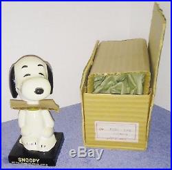 Snoopy Mint in box NODDER BOBBLE HEAD vintage PEANUTS GANG COMIC 60
