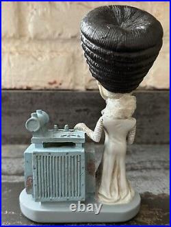 Universal Studios BRIDE of FRANKENSTEIN Vintage Monsters Bobblehead Bank MINT