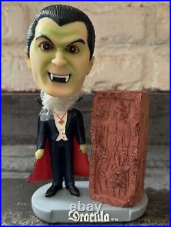 Universal Studios DRACULA Vintage Vampire Monsters Nodder Bobblehead Bank MINT