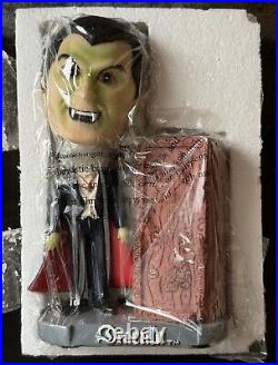 Universal Studios DRACULA Vintage Vampire Monsters Nodder Bobblehead Bank MINT