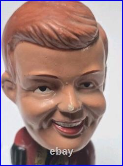 VINTAGE 1960's CHICAGO BLACKHAWKS Hockey Gold Base Bobble Head Nodder