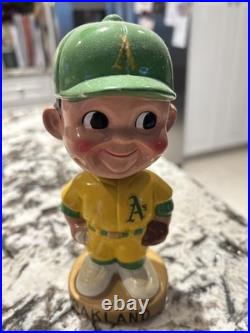 VINTAGE 1960's Oakland Athletics Gold Base Bobblehead/Nodder