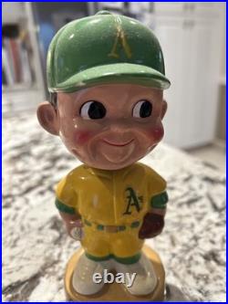 VINTAGE 1960's Oakland Athletics Gold Base Bobblehead/Nodder