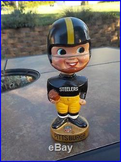 VINTAGE 1960s SPORTS SPECIALTIES PITTSBURGH STEELERS BOBBLEHEAD NODDER GOLD BASE