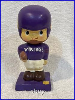 VINTAGE 1961-62 Minnesota Vikings Square Purple Base Nodder, COOL-LOOK