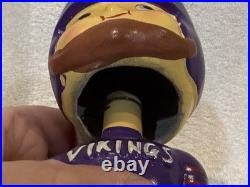 VINTAGE 1961-62 Minnesota Vikings Square Purple Base Nodder, COOL-LOOK
