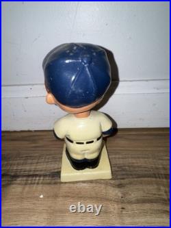 VINTAGE 1962-63 Minnesota Twins Square White Base Bobblehead/Nodder, VERY NICE
