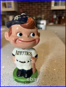 VINTAGE 1962 Kansas City Athletics Nodder/Bobblehead Green Base Dark Blue Hat VINTAGE 1962 Kansas City Athletics Nodder/Bobblehead Green Base Dark Blue Hat