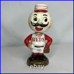 VINTAGE 1967 Cincinnati Reds Mr. Red Gold Base Bobblehead/Noddler