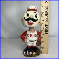 VINTAGE 1967 Cincinnati Reds Mr. Red Gold Base Bobblehead/Noddler