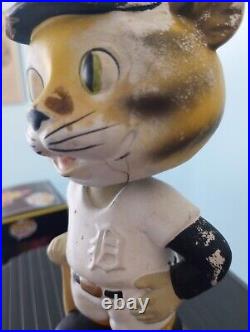 Vintage 1960's Detroit Tigers Bobblehead, Gold Base Vintage 1960's Detroit Tigers Bobblehead, Gold Base