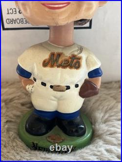 Vintage 1960's NEW YORK METS NODDER BOBBLHEAD