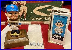 Vintage 1960s Chicago White Sox Baseball Team Bobble Head Nodder Gold Base withBox Vintage 1960s Chicago White Sox Baseball Team Bobble Head Nodder Gold Base withBox
