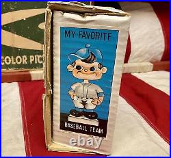 Vintage 1960s Chicago White Sox Baseball Team Bobble Head Nodder Gold Base withBox Vintage 1960s Chicago White Sox Baseball Team Bobble Head Nodder Gold Base withBox