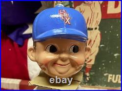 Vintage 1960s Chicago White Sox Baseball Team Bobble Head Nodder Gold Base withBox Vintage 1960s Chicago White Sox Baseball Team Bobble Head Nodder Gold Base withBox