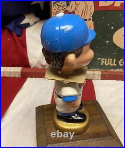 Vintage 1960s Chicago White Sox Baseball Team Bobble Head Nodder Gold Base withBox Vintage 1960s Chicago White Sox Baseball Team Bobble Head Nodder Gold Base withBox