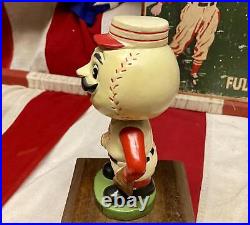 Vintage 1960s Cincinnati Reds Baseball Ceramic Bobble Head Mr. Red Mascot Nodder