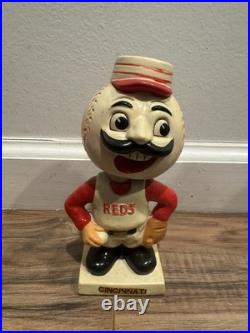 Vintage 1961 White Base Nodder Bobblehead Cincinnati Reds