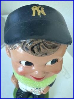Vintage 1962 New York Yankees Bobble Head Nodder Green Base Variation Rare