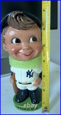 Vintage 1962 New York Yankees Bobble Head Nodder Green Base Variation Rare