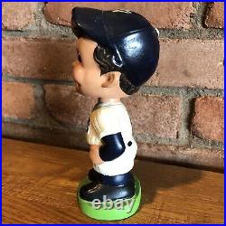 Vintage 1962 New York Yankees Bobblehead Made In Japan. Green base, brown hair