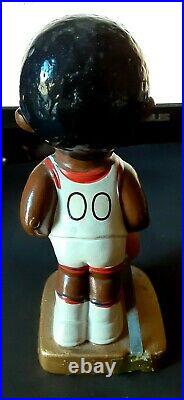 Vintage 1967 New York Knicks Bobble Head Doll NODDER Figurine-Lil Dribbler