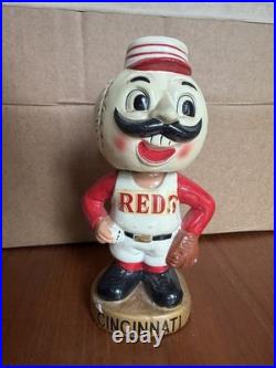 Vintage 1967 Sports Specialties Cincinnati Reds Bobble Head, Gold Base