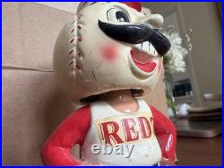 Vintage 1967 Sports Specialties Cincinnati Reds Bobble Head, Gold Base