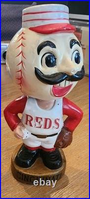 Vintage 1967 Sports Specialties Cincinnati Reds Nodder/Bobble Head-Gold Base Vintage 1967 Sports Specialties Cincinnati Reds Nodder/Bobble Head-Gold Base