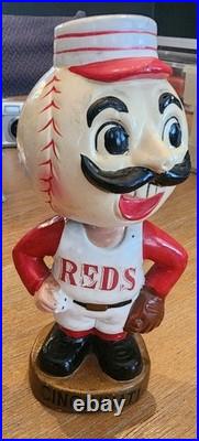 Vintage 1967 Sports Specialties Cincinnati Reds Nodder/Bobble Head-Gold Base Vintage 1967 Sports Specialties Cincinnati Reds Nodder/Bobble Head-Gold Base