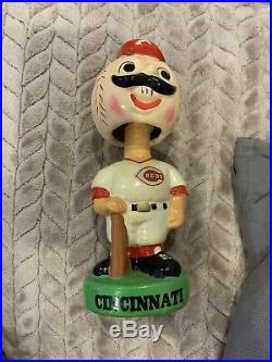 Vintage 1970-80's Ceramic Cincinnati Reds Bobblehead Nodder Green Base Baseball