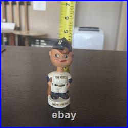 Vintage 4.5 New York Yankees Bobblehead MLB Baseball 1960's White Circle Base