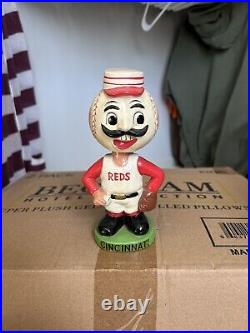 Vintage Cincinnati Reds Baseball Bobble Head Nodder Green Base 1960