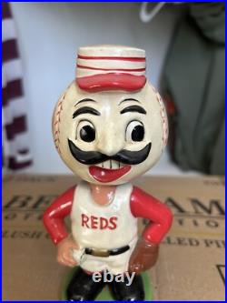 Vintage Cincinnati Reds Baseball Bobble Head Nodder Green Base 1960