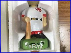 Vintage Cincinnati Reds Mr Red Bobble Head Nodder With Green Base With Orginal Box