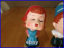 Vintage Dutch Boy/Girl Kissing Bobble Heads